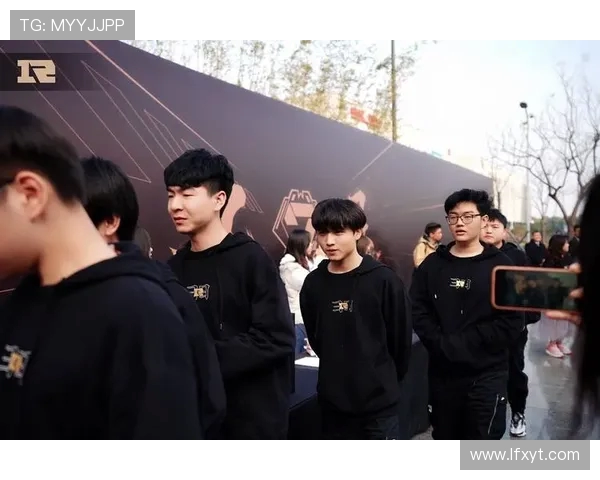 深入分析RNG战队转换打法的策略与执行细节