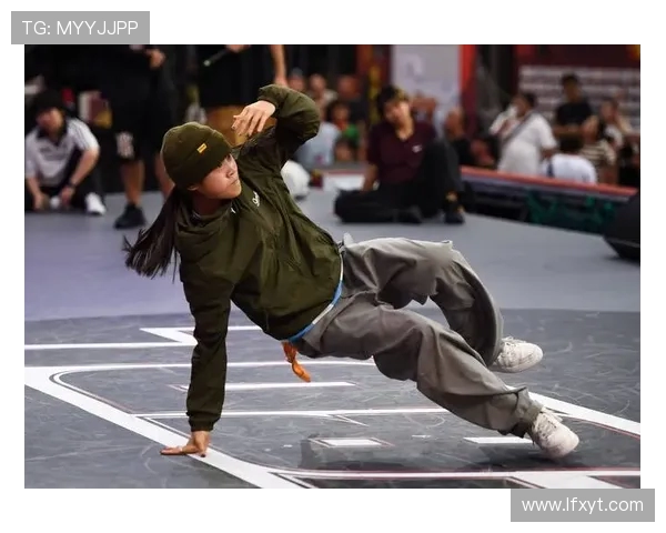 深圳攀岩队在全国街舞大赛中的灵活性表现引发热议与赞赏 深圳攀岩队在全国街舞大赛中的灵活性表现引发热议与赞赏