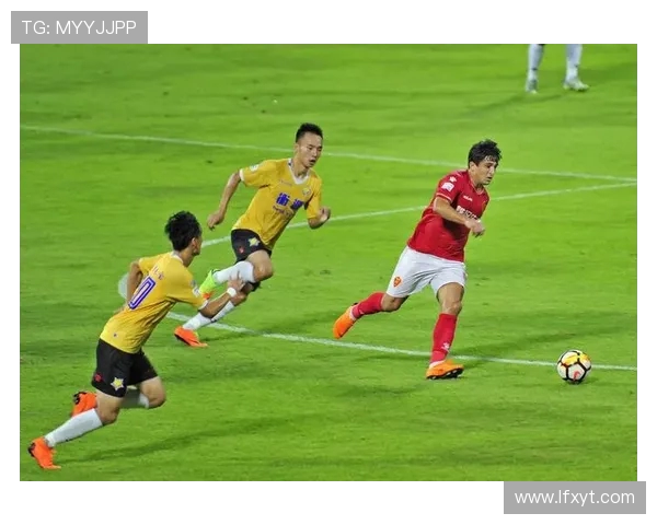 绿城与梅县铁汉激战正酣谁能在这场较量中笑到最后