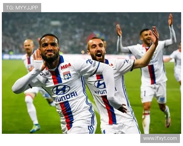 里昂与第戎最新比赛动态分析及球队状态全面解读 里昂与第戎最新比赛动态分析及球队状态全面解读