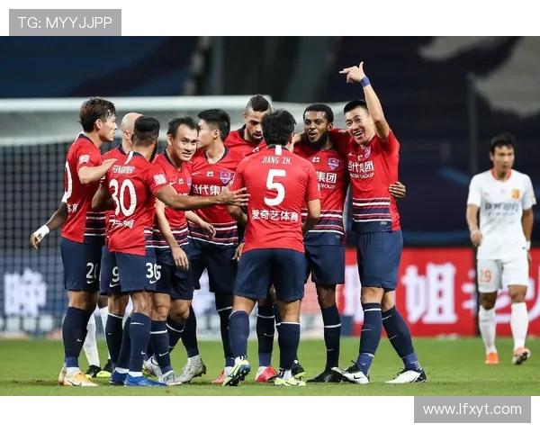 重庆足球队配合实力飙升创造历史新高引发关注与期待