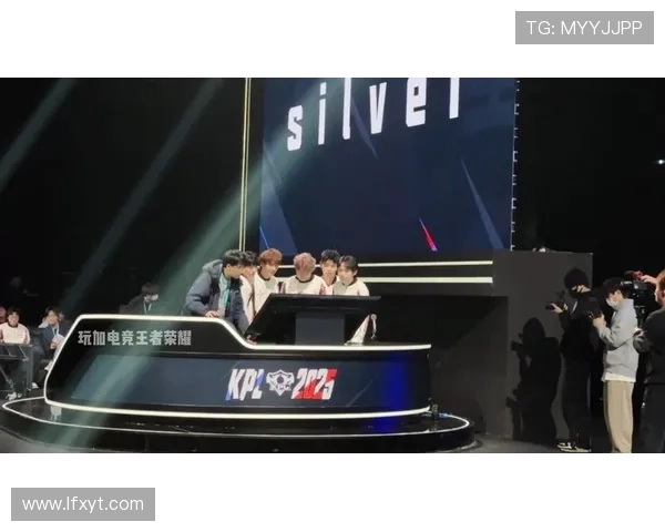 赛后复盘：WE与JDG对决中的节奏掌控与战略分析